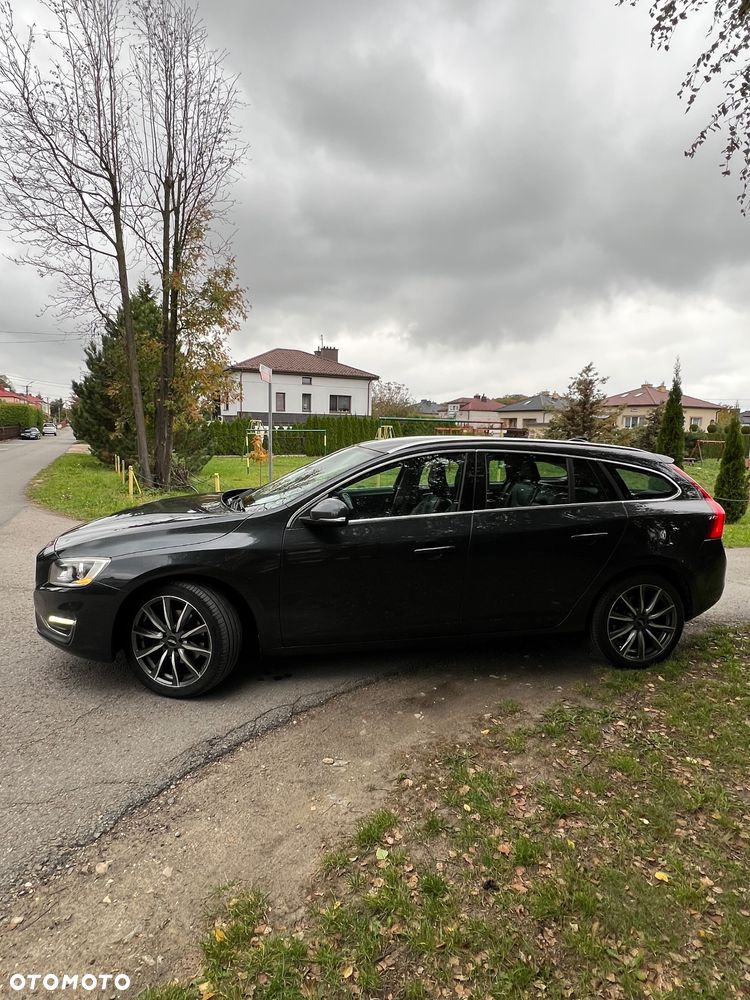 Volvo V60 D2 Summum - 10