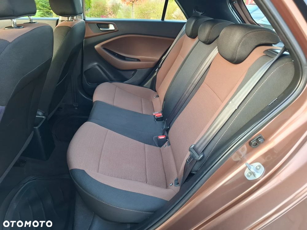 Hyundai i20 1.2 YES Gold - 37