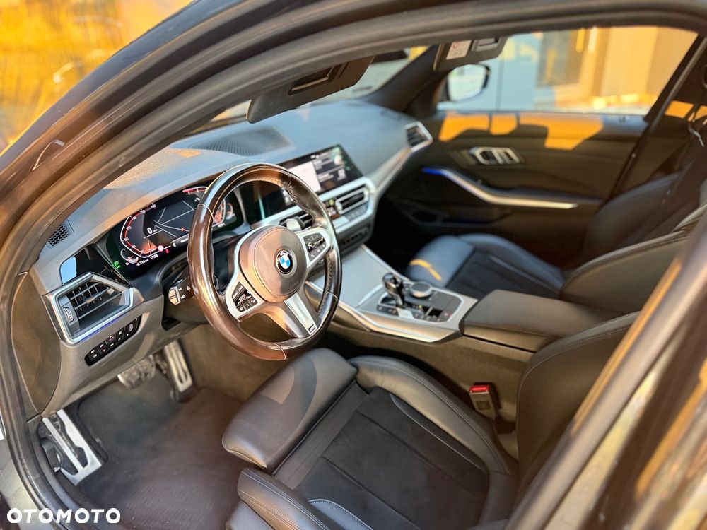 BMW Seria 3 320i M Sport sport - 39