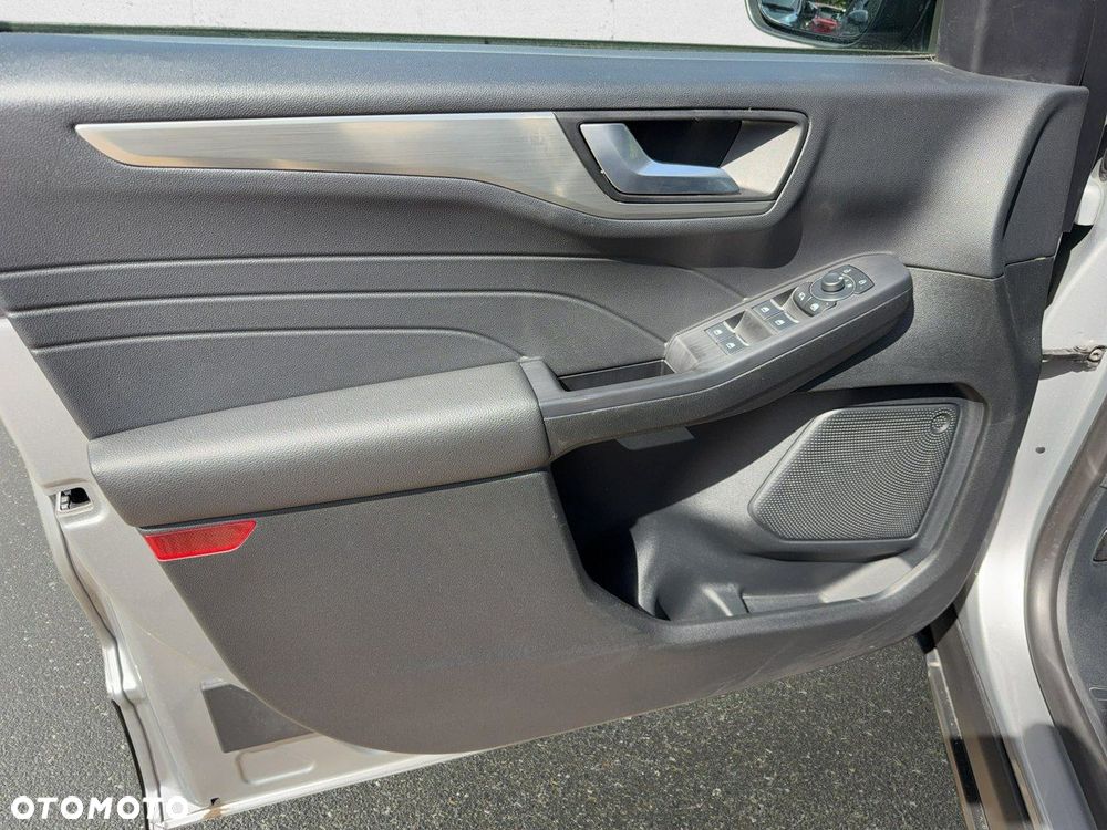 Ford Kuga - 11