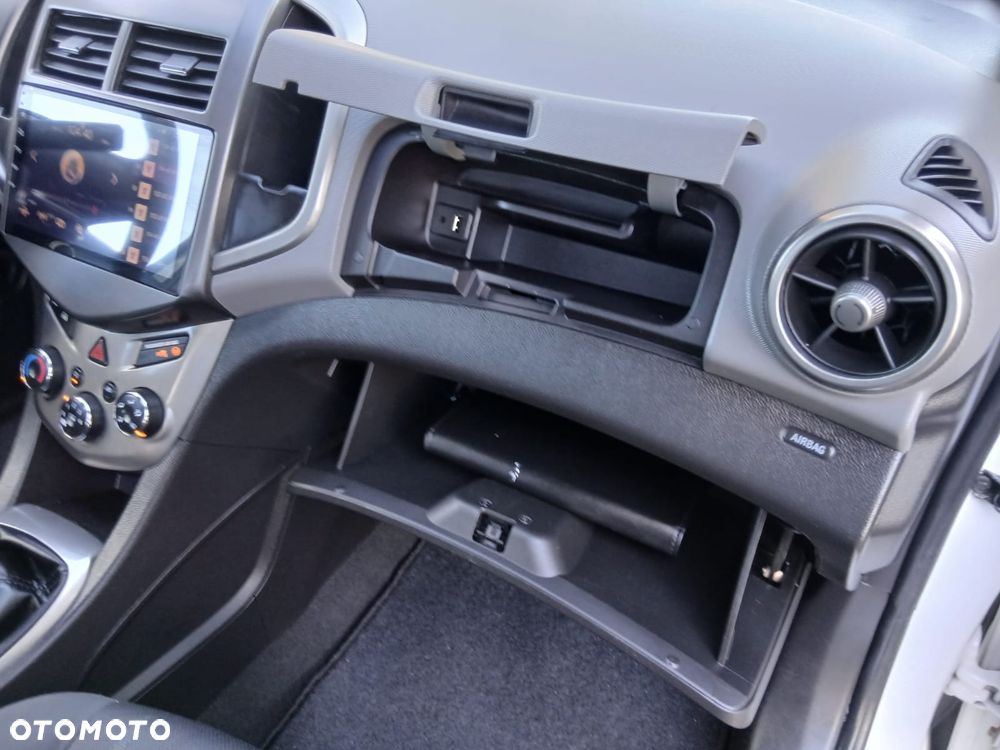 Chevrolet Aveo 1.4 16V LT - 29