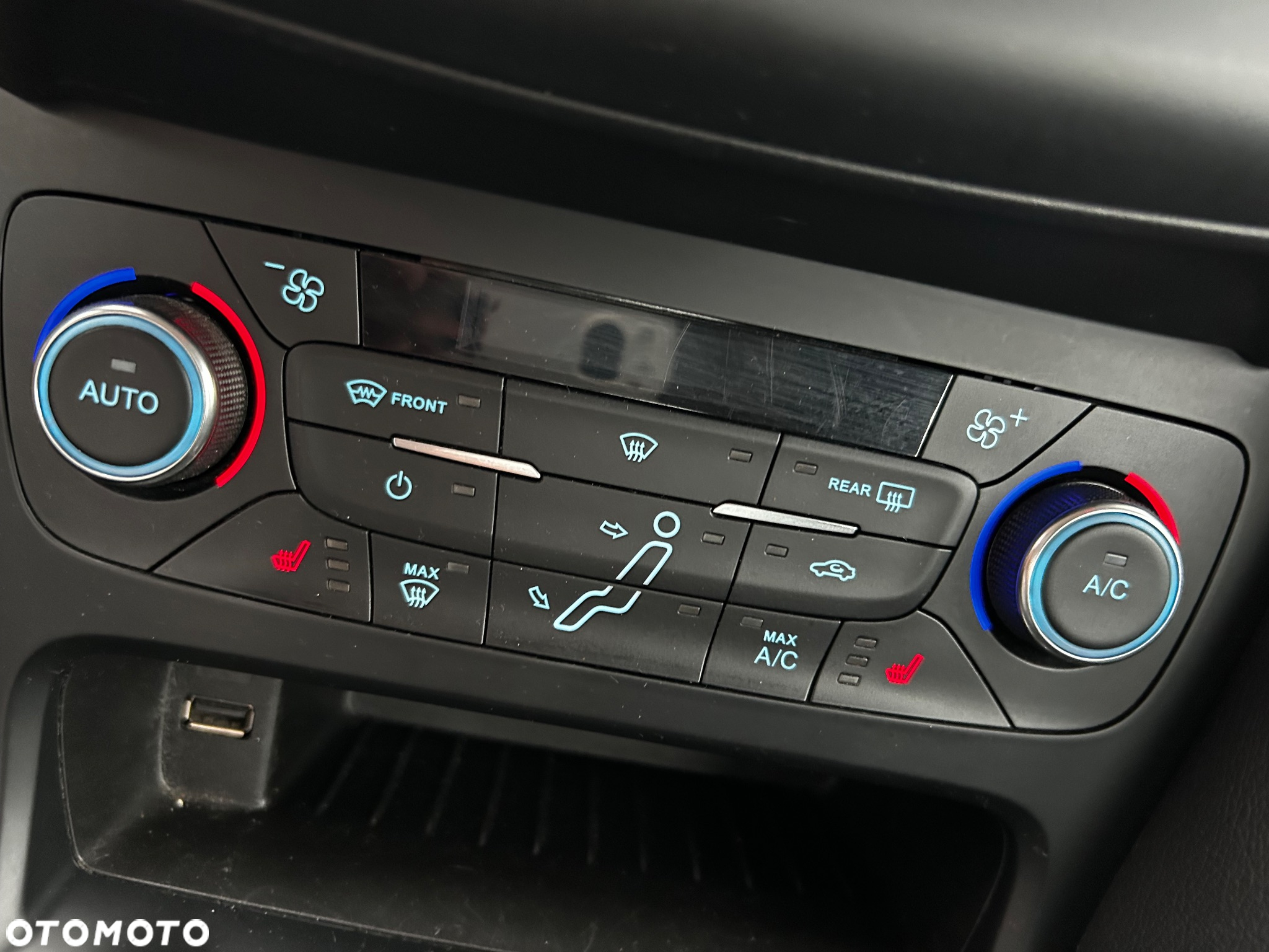 Ford Focus 1.5 EcoBlue Start-Stopp-System COOL&CONNECT DESIGN - 19