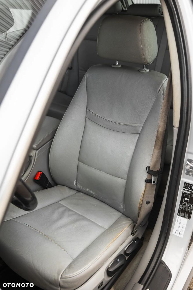 BMW Seria 3 320d - 38