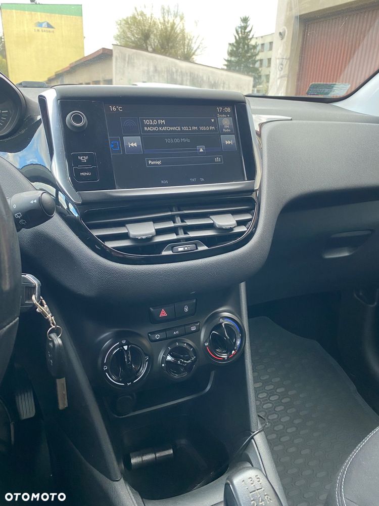 Peugeot 208 - 7