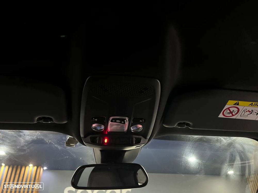 Peugeot 2008 1.2 PureTech Allure Pack EAT8 - 33