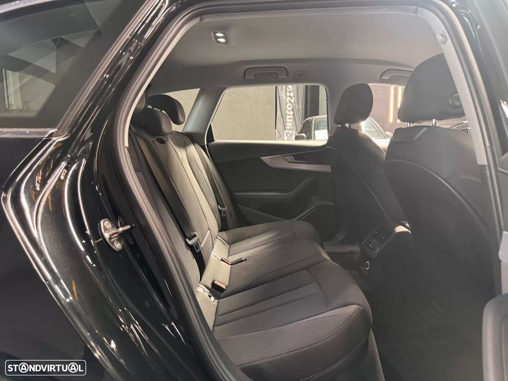 Audi A4 Avant 45 TFSI quattro S tronic - 33