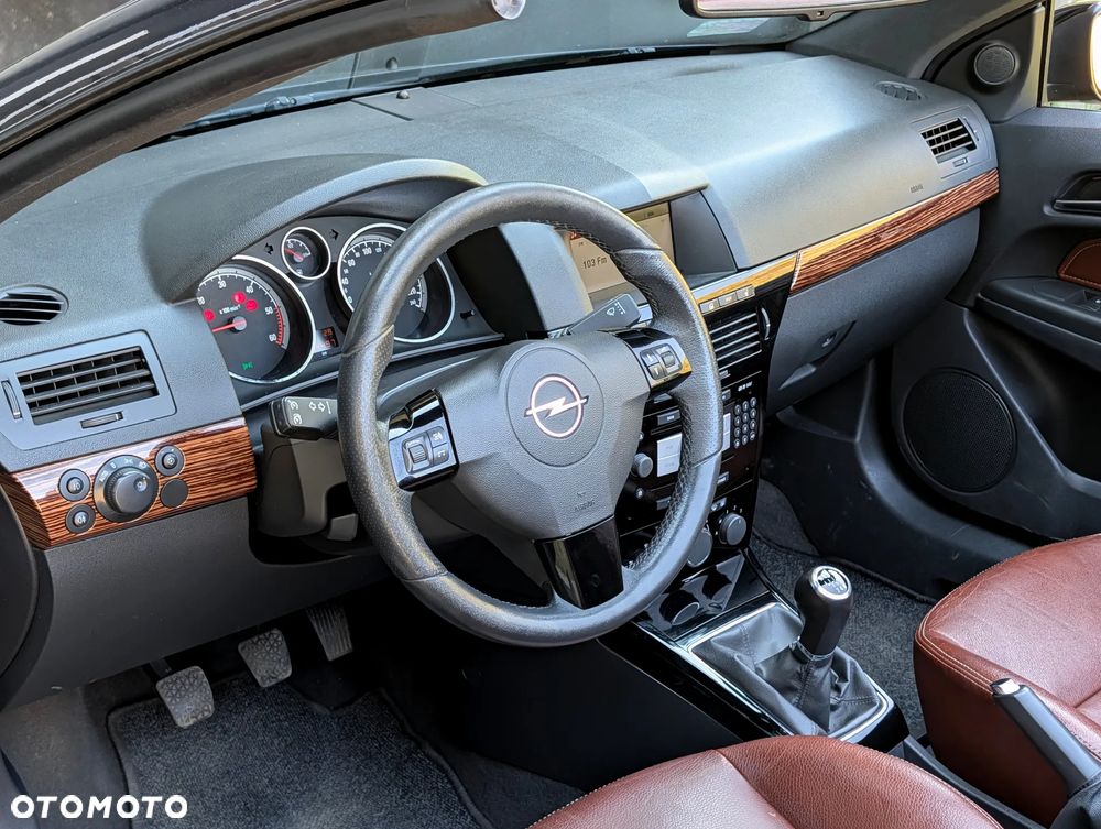 Opel Astra 1.9 CDTI Cosmo - 11
