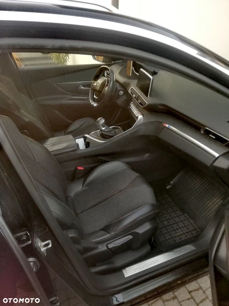 Peugeot 3008 1.2 PureTech Allure S&S - 7