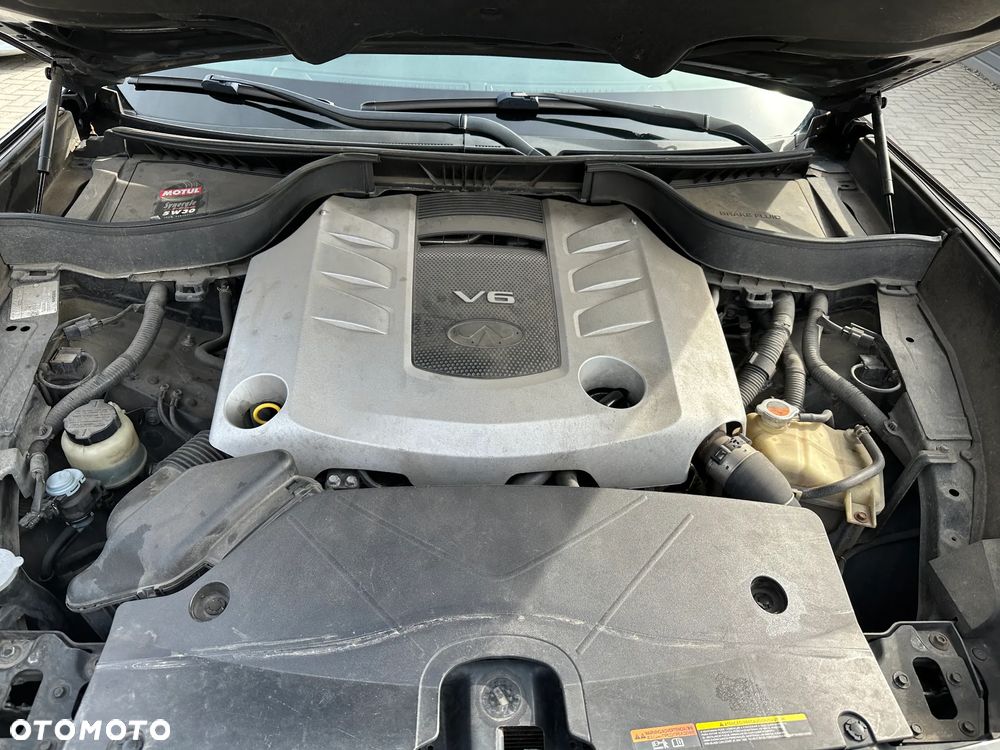 Infiniti FX - 32