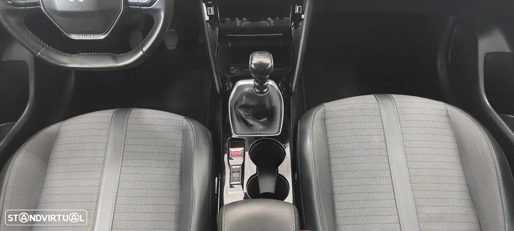 Peugeot 208 1.2 PureTech Allure - 36