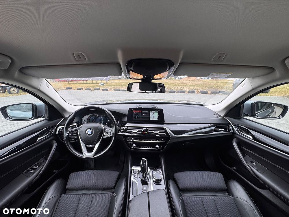 BMW Seria 5 520d xDrive Sport Line sport - 33