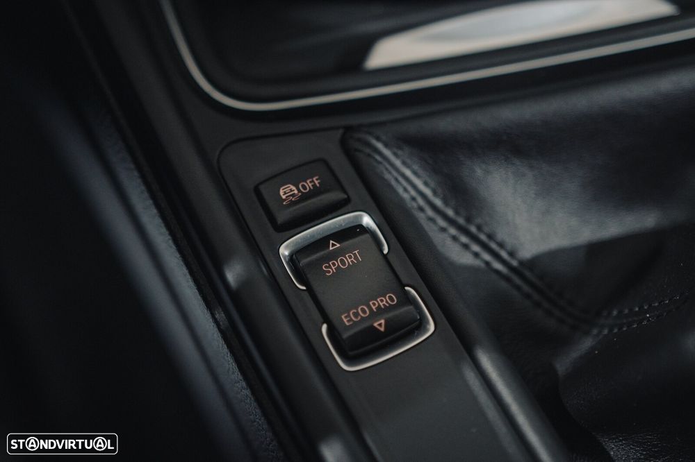 BMW 318 d Pack M - 9