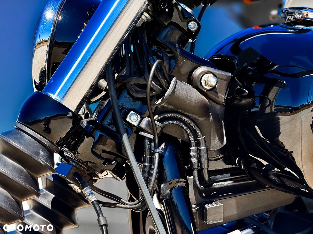 Harley-Davidson Softail Street Bob - 37