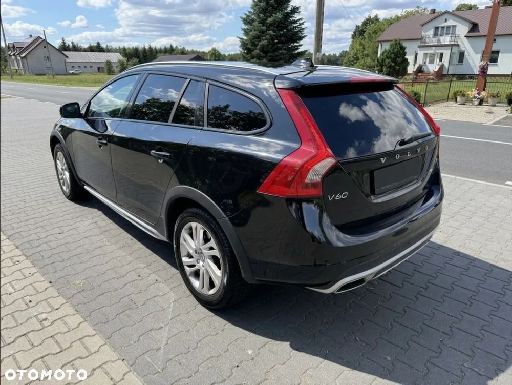 Volvo V60 Cross Country D3 Drive-E Momentum - 4