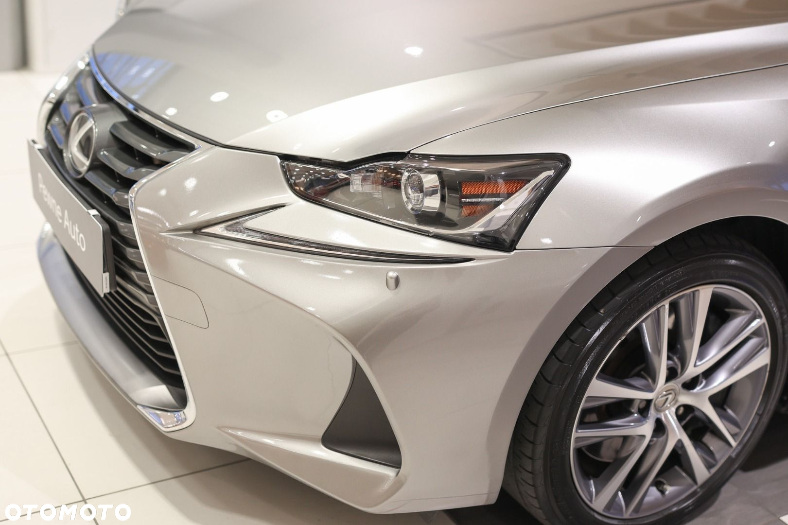 Lexus IS - 14