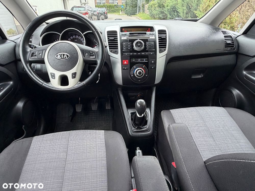 Kia Venga 1.6 L - 4