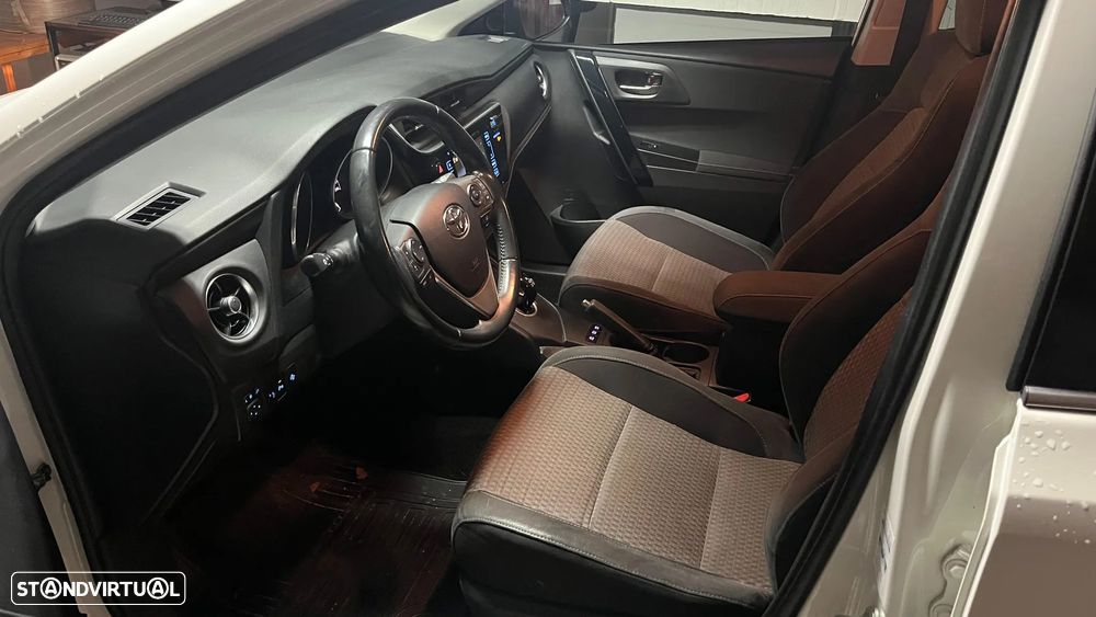 Toyota Auris 1.8 HSD Comfort - 6