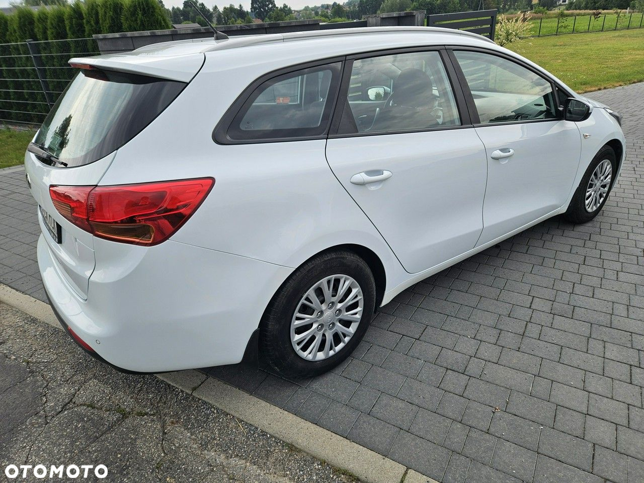 Kia Ceed - 4