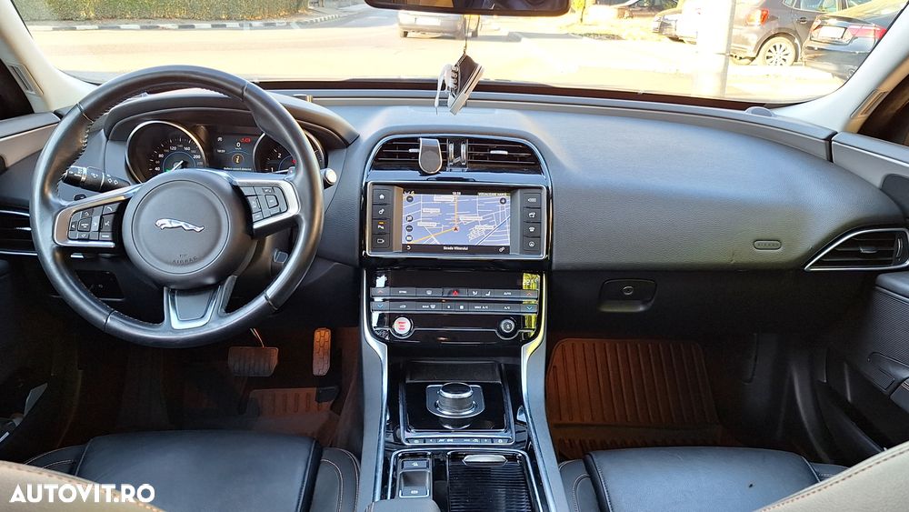 Jaguar XE E-Performance Aut. Prestige - 13