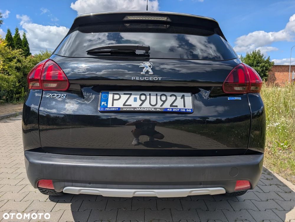 Peugeot 2008 1.2 Pure Tech Allure S&S - 6