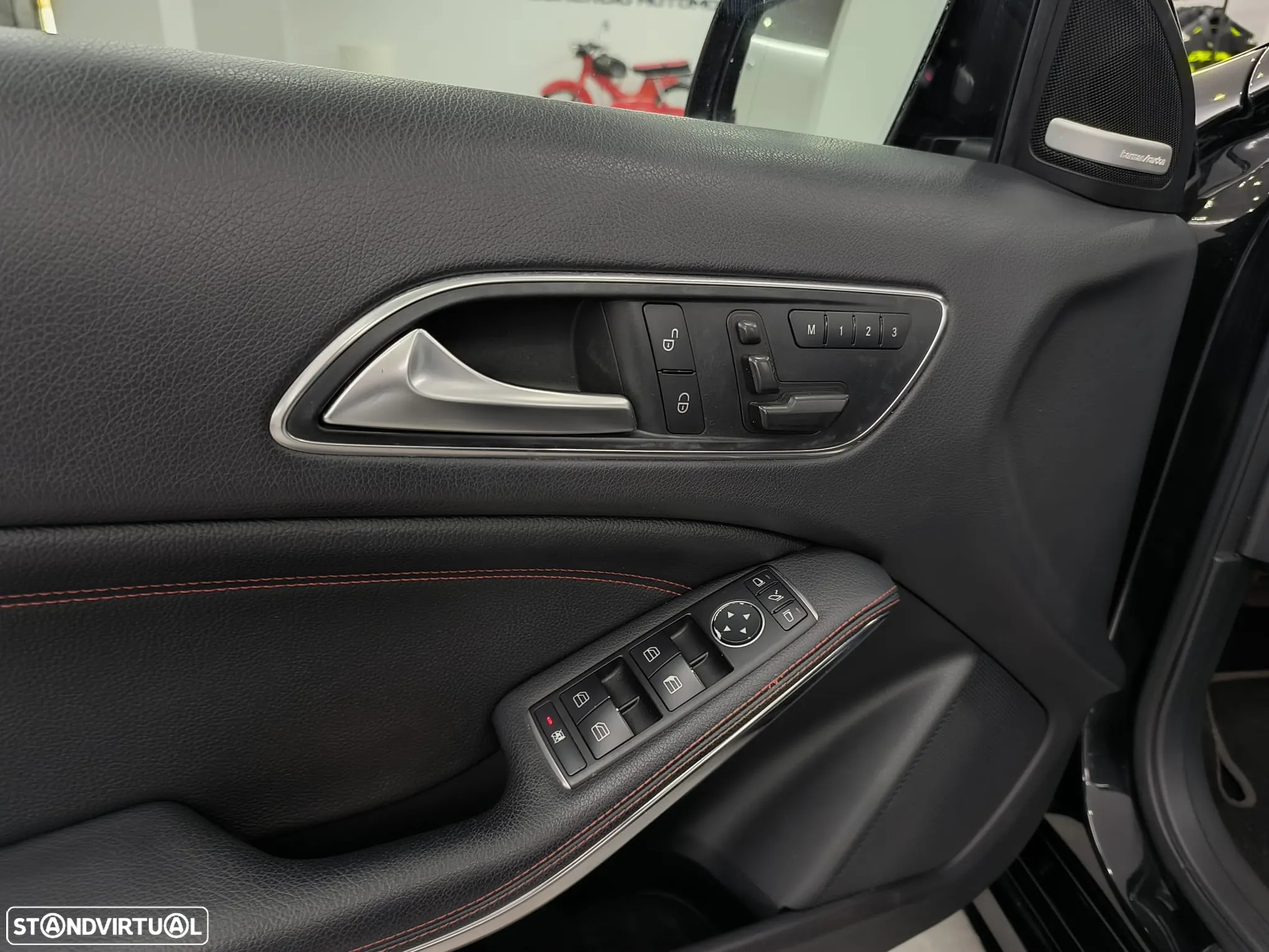Mercedes-Benz A 45 AMG 4Matic Speedshift 7G-DCT - 24