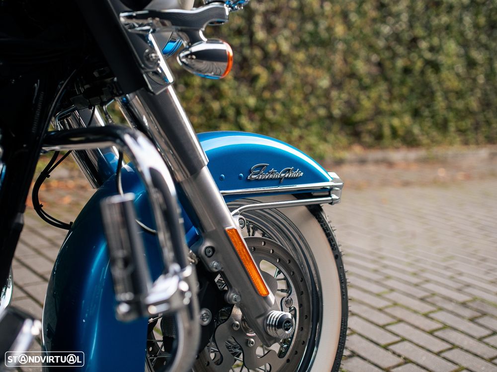 Harley-Davidson FLH ELECTRA GLIDE® REVIVAL™ - 7