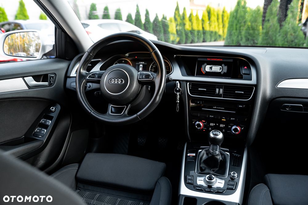 Audi A4 Avant 2.0 TDI Quattro - 25