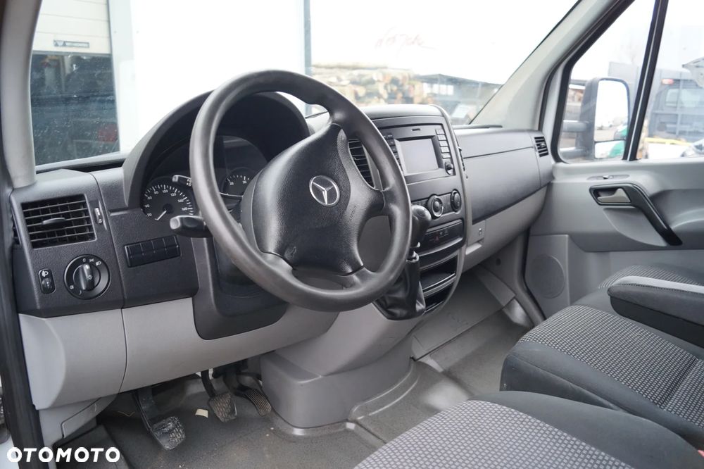 Mercedes-Benz Sprinter - 15