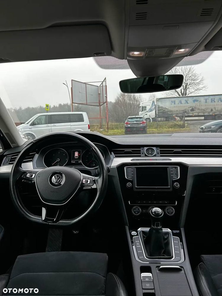 Volkswagen Passat 2.0 TDI (BlueMotion Technology) Highline - 10