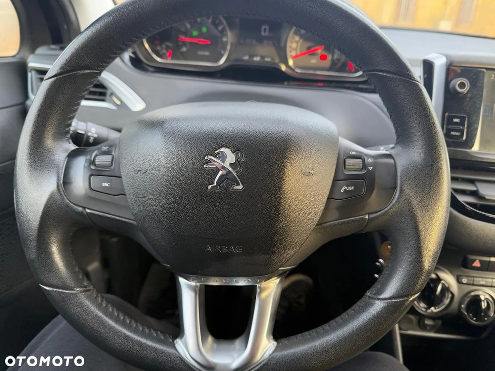 Peugeot 208 1.2 PureTech Style - 11