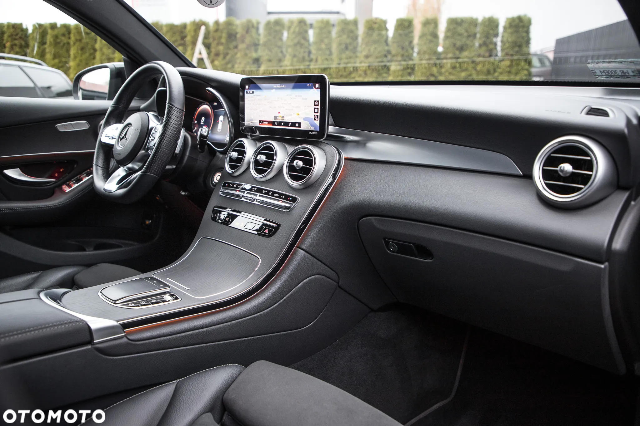 Mercedes-Benz GLC 350 d 4Matic 9G-TRONIC AMG Line - 37