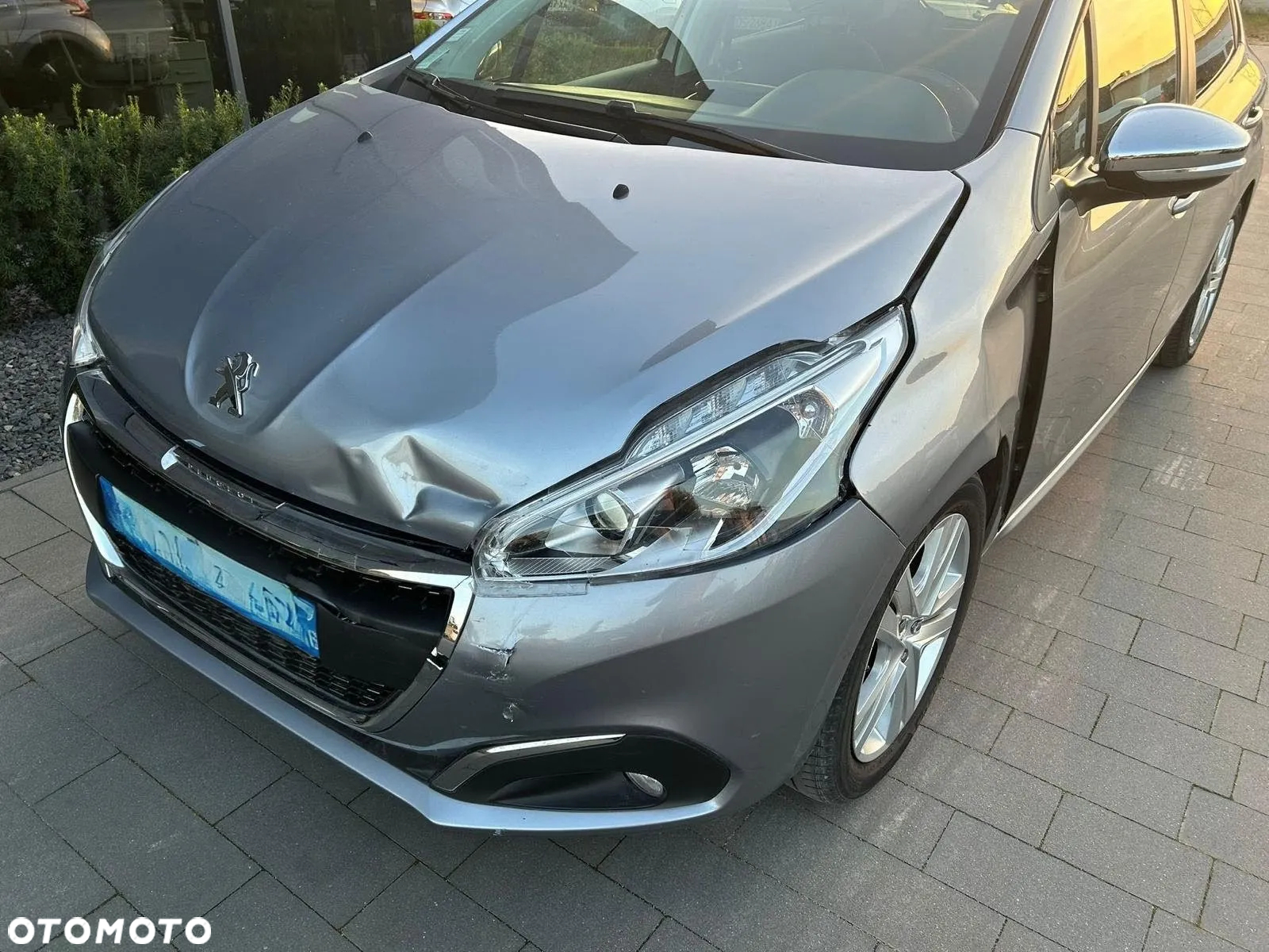 Peugeot 208 - 5