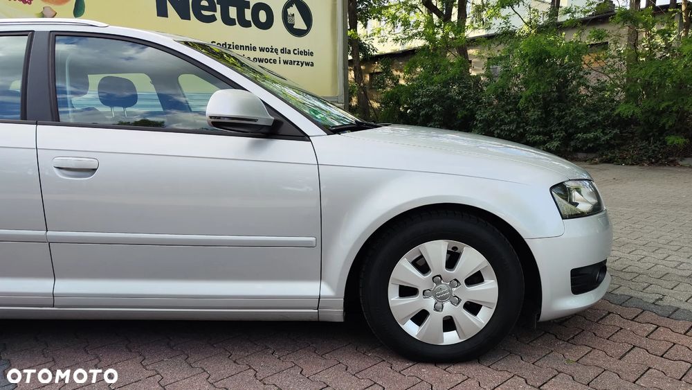 Audi A3 Sportback 1.6 TDI DPF Attraction - 12