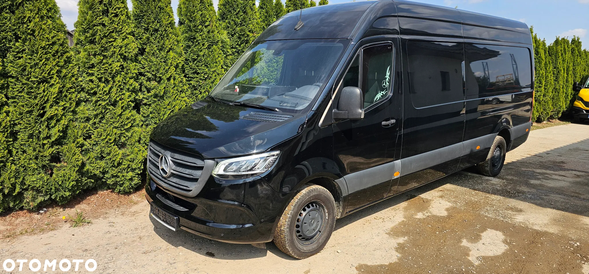 Mercedes-Benz Sprinter - 2