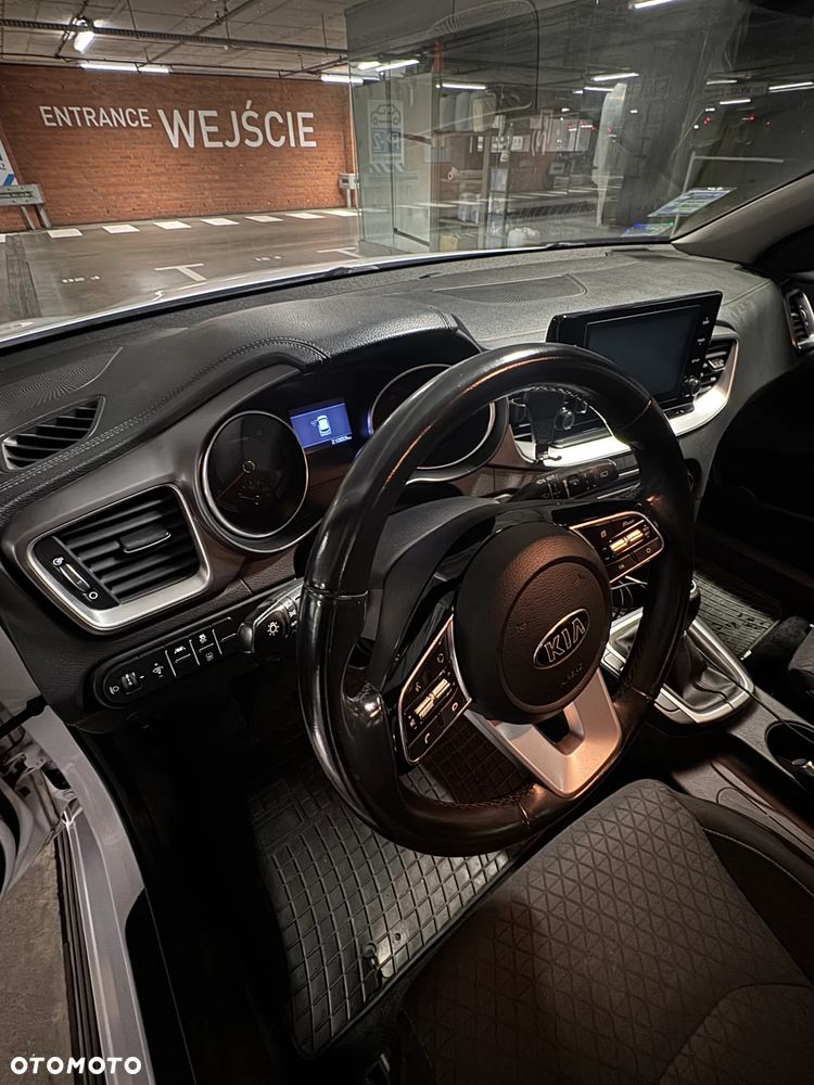 Kia Ceed 1.6 CRDi SCR M - 8