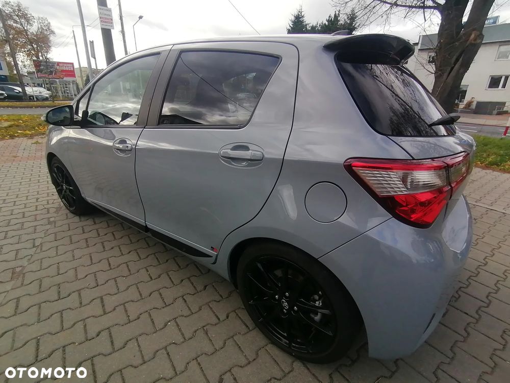 Toyota Yaris Hybrid 1.5 VVT-i - 14