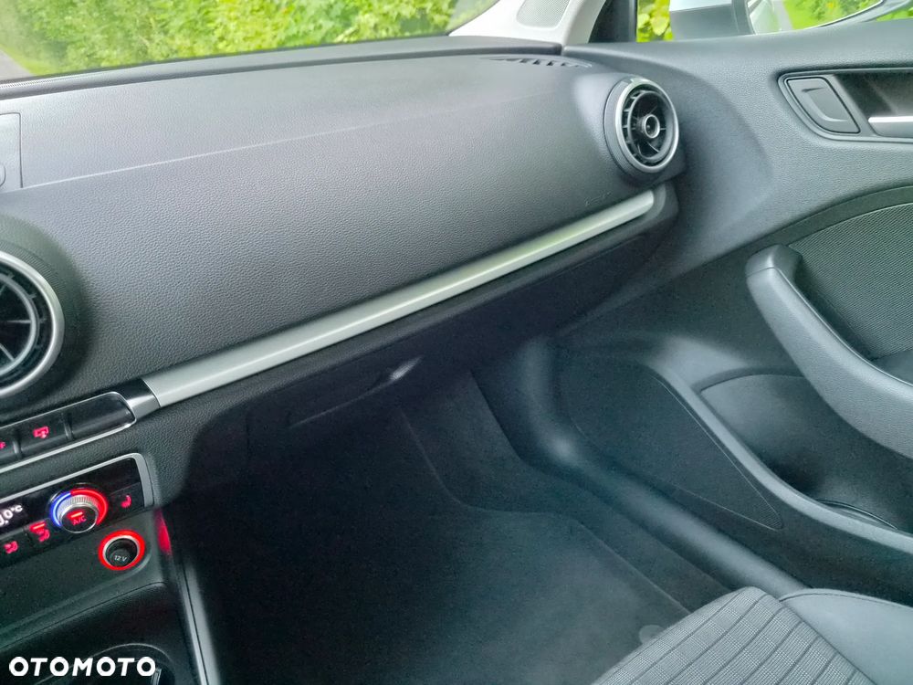 Audi A3 Sportback 1.4 TFSI Ambition - 16