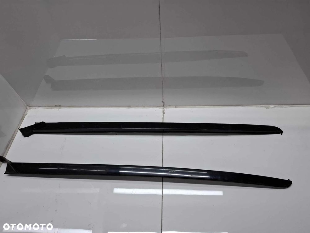 LISTWA SZYBY CZOŁOWEJ PRZEDNIEJ PRZÓD PRAWA  PEUGEOT 3008 II 5008 16- PRZYSZYBOWA - 1