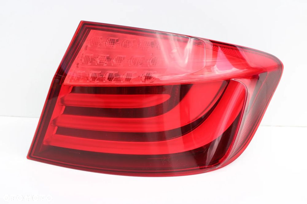 Lampa tylna prawa tył  prawy stan BDB OE BMW F10 2013r - 4