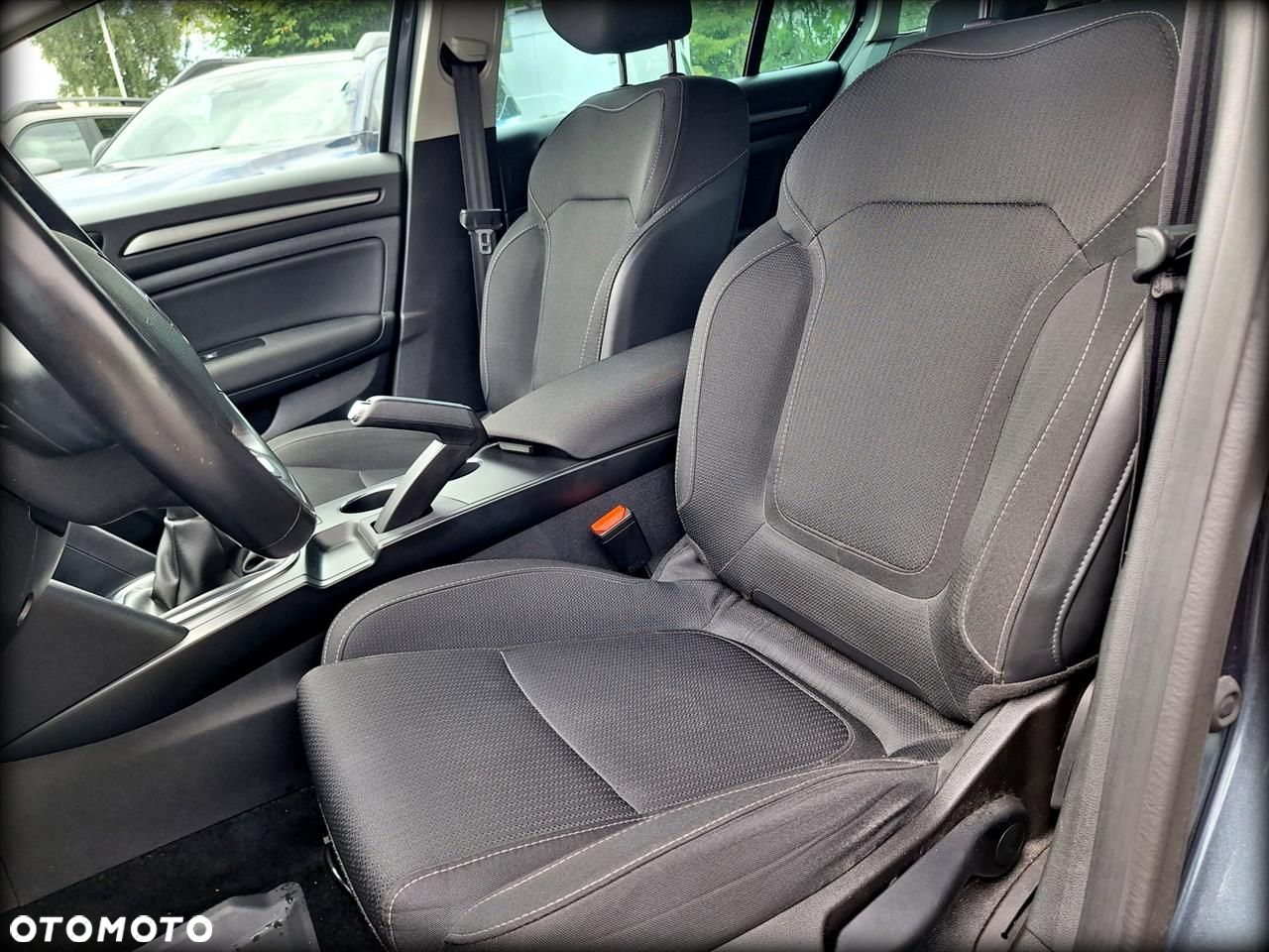 Renault Megane 1.3 TCe FAP Zen - 8