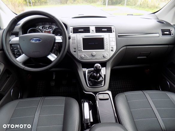 Ford Kuga 2.0 TDCi 4x4 Titanium - 28