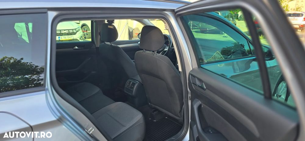 Volkswagen Passat 2.0 TDI DSG Advance - 9