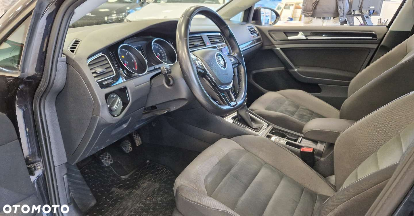 Volkswagen Golf - 15