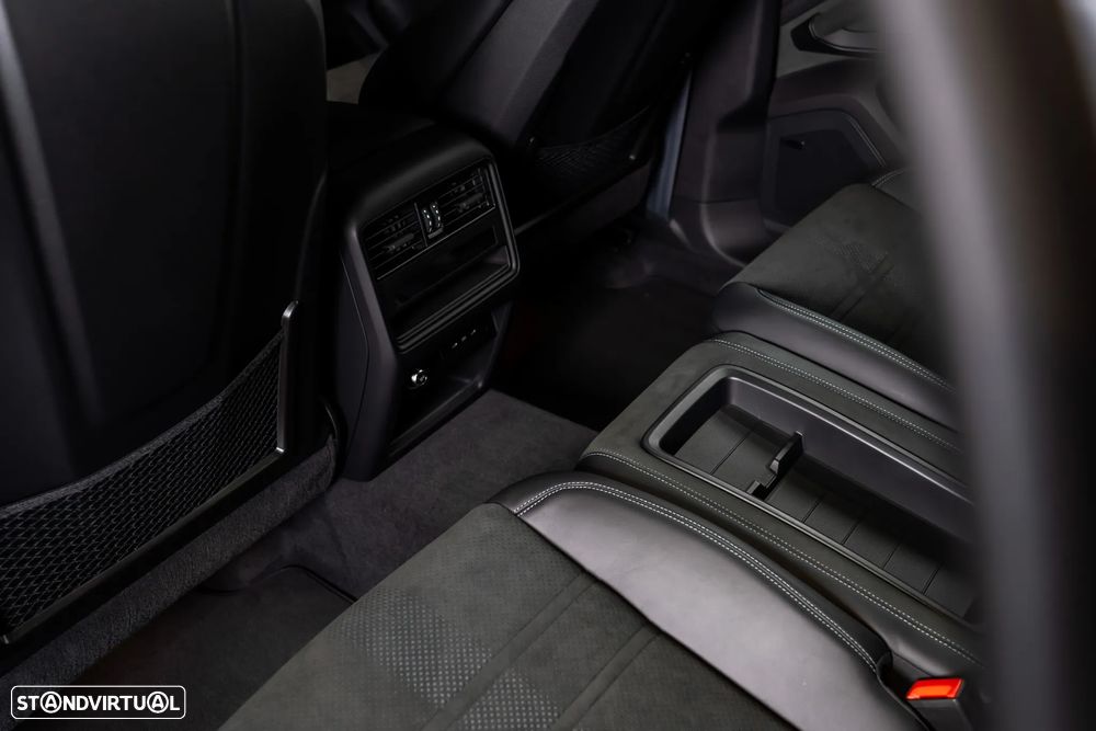 Porsche Cayenne Coupé Turbo E-Hybrid Pacote GT - 39