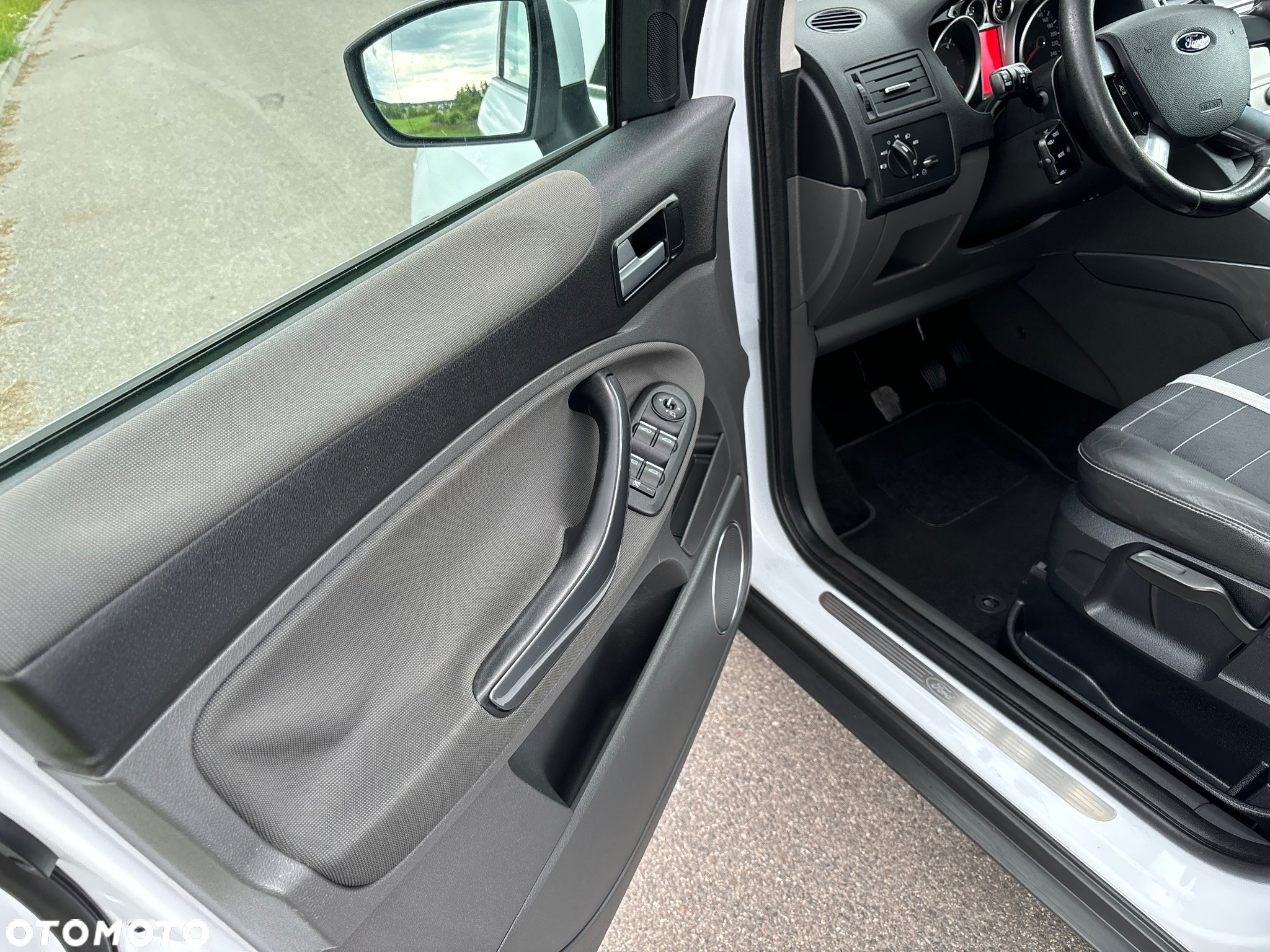 Ford Kuga 2.0 TDCi 4x4 Individual - 16