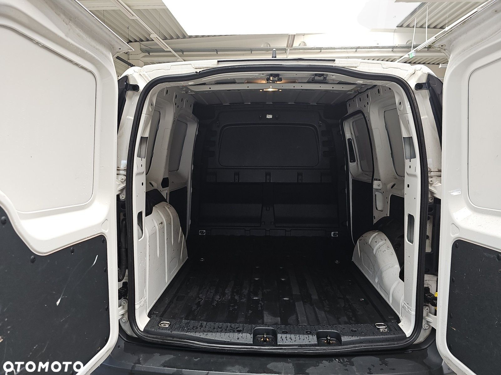 Volkswagen Caddy CARGO 2.0 TDI SCR BMT 102KM - 19