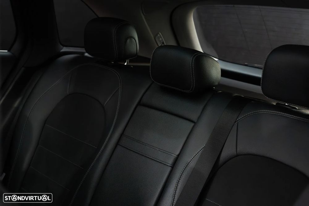 Mercedes-Benz GLC 250 d 4Matic 9G-TRONIC AMG Line - 26