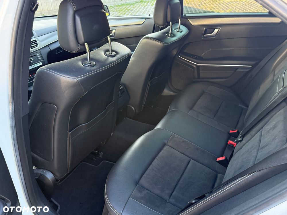 Mercedes-Benz Klasa E 220 BlueTEC 4Matic 7G-TRONIC Edition - 23