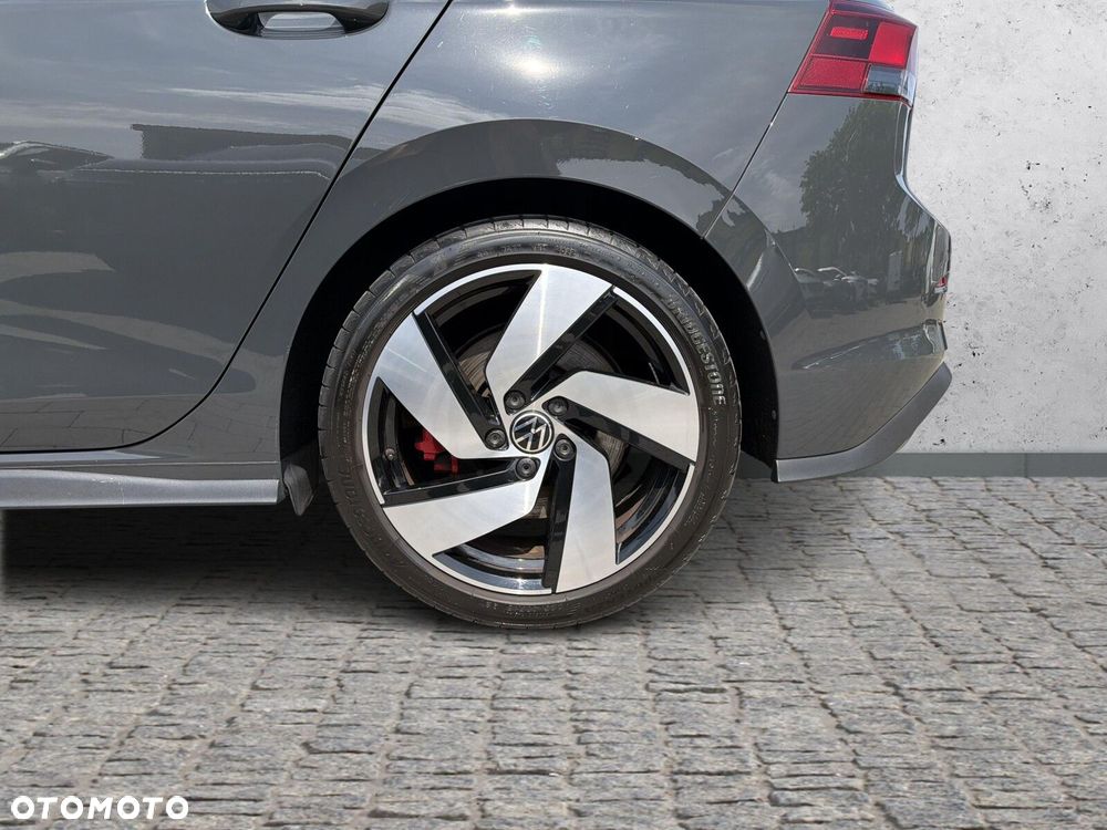 Volkswagen Golf - 28
