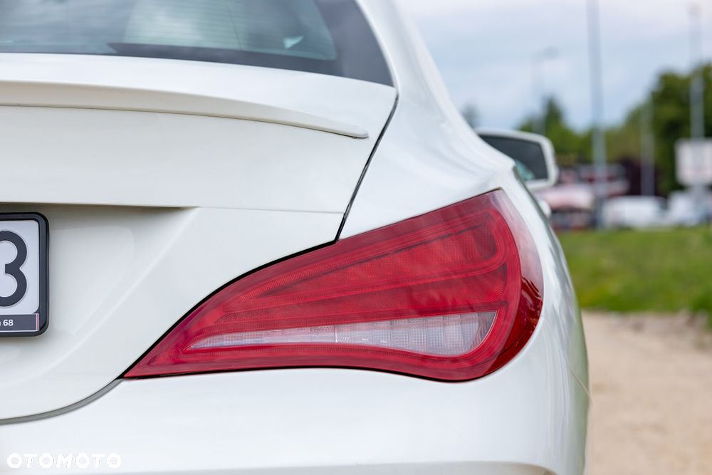 Mercedes-Benz CLA 250 7G-DCT - 18